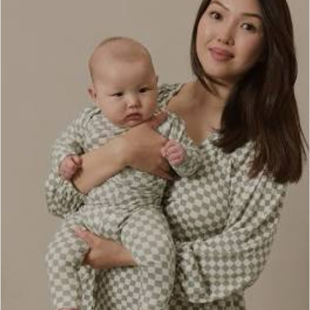 Solly Baby Green Checkered Sleep Set